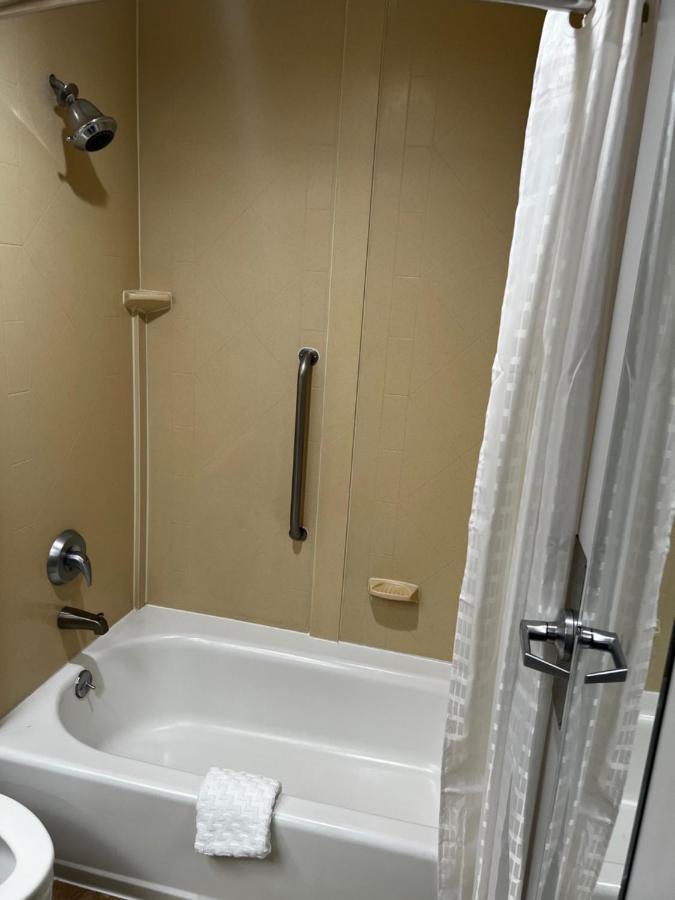 Hotel Baymont By Wyndham Ohio 3*